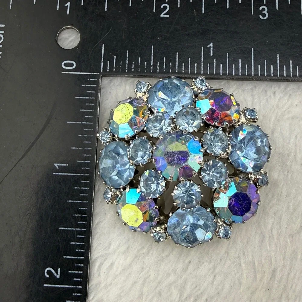 Vintage Weiss Brooch Blue Aurora Borealis Rhinestone Domed